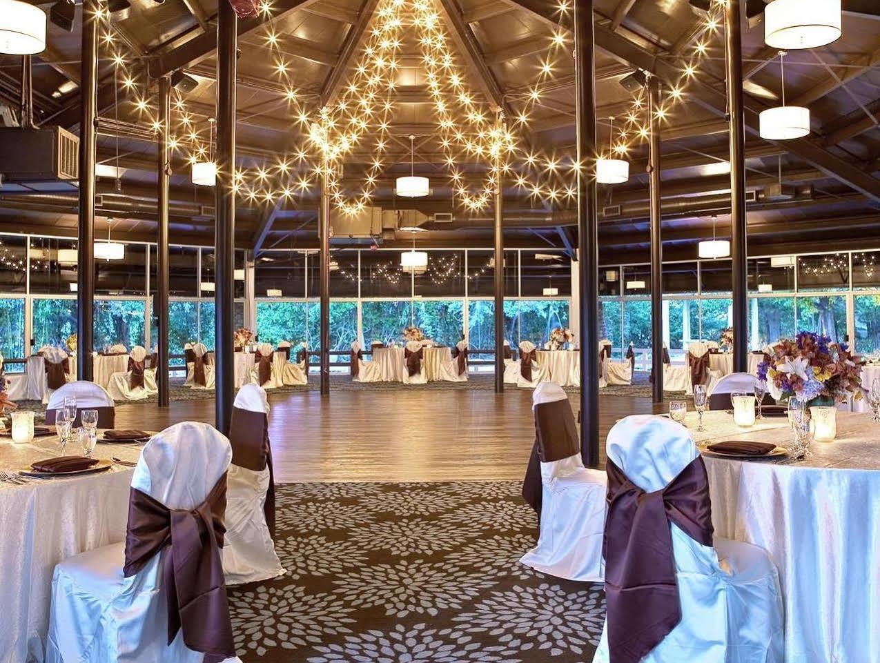 โรงแรมเชอราตัน อาร์ลิงตัน ภายนอก รูปภาพ